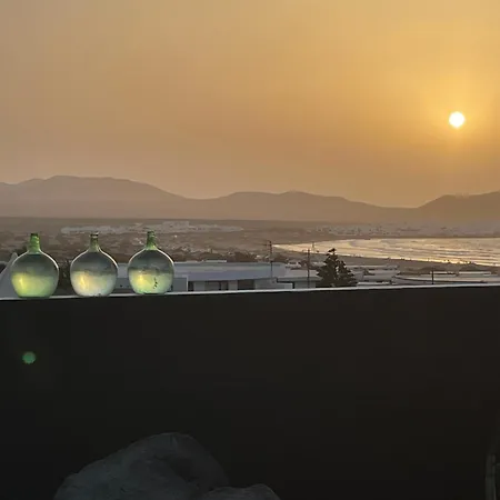 Casita San Juan, Near Beach, Surf, Kite, Hike Famara