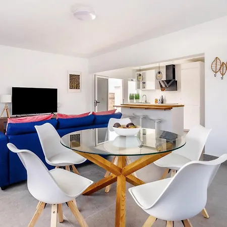 Casita San Juan, Near Beach, Surf, Kite, Hike * Famara
