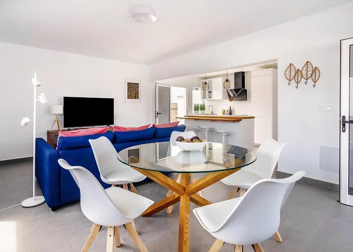 Casita San Juan, Near Beach, Surf, Kite, Hike * Famara