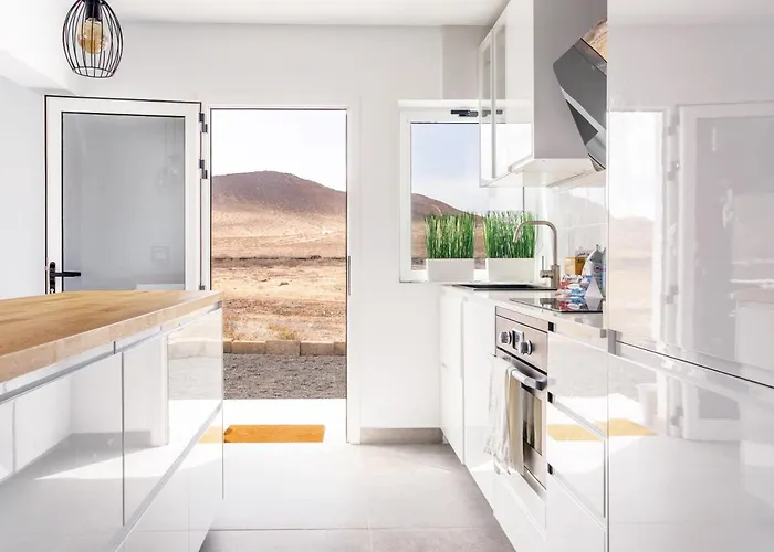 Casita San Juan, Near Beach, Surf, Kite, Hike 펜션 *